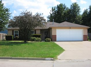 120 Parker Dr, Manhattan, KS 66502