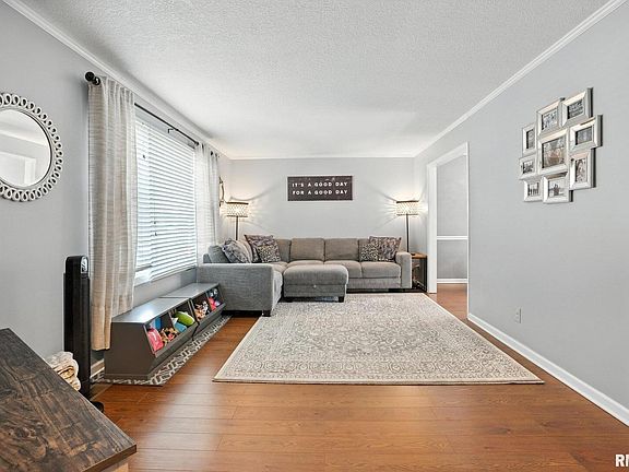 3rd image of 108 Colony Dr