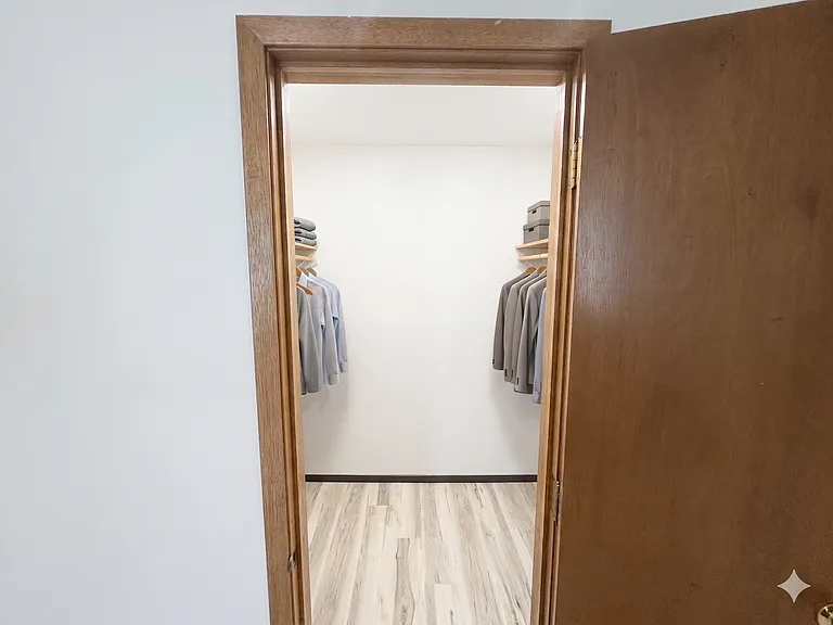 1125 Dixon Dr — Photo 3
