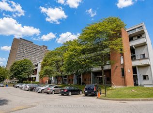 135 Leeward Glenway #207, Toronto, ON M3C2Z6