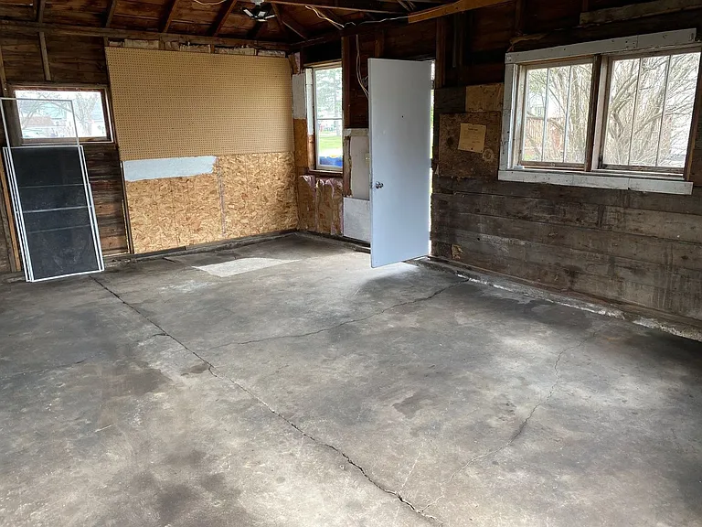 1509 Division St — Photo 19