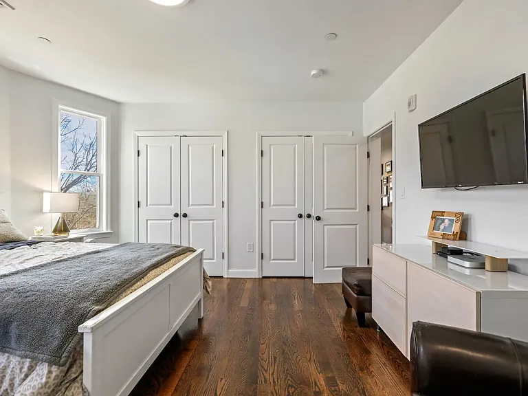 77 Torrey St #2 — Photo 9