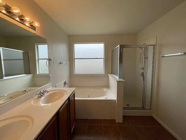 6600 Taree Loop — Photo 17