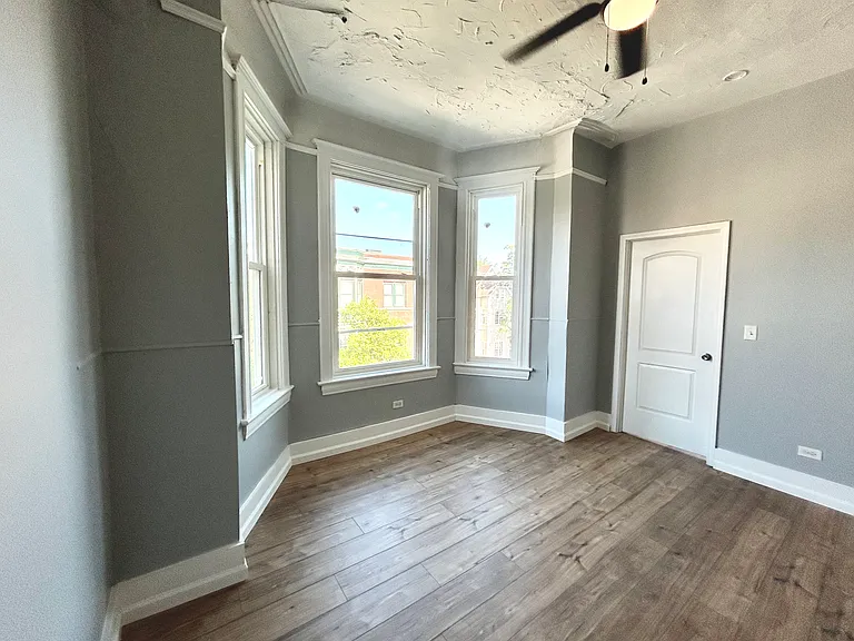 1024 W Belmont Ave #3 — Photo 4