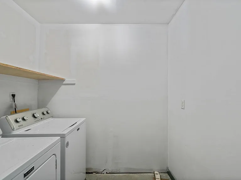 5721 Cresthaven Dr — Photo 16