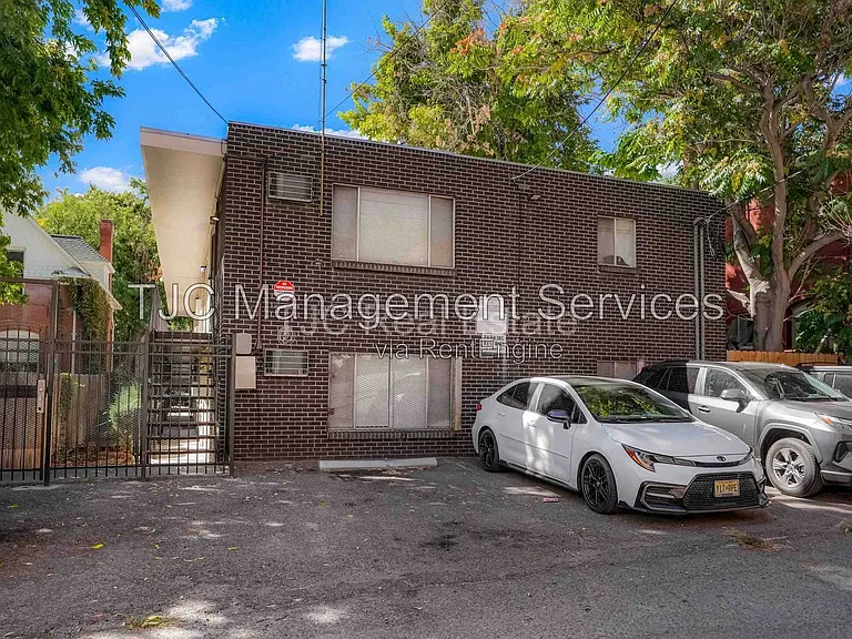 970 N Downing St #9 — Photo 13