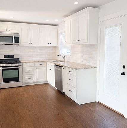 4th image of 12214 Galva Dr
