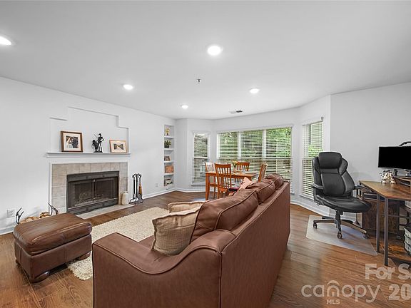4th image of 509 N Graham St Unit 2A