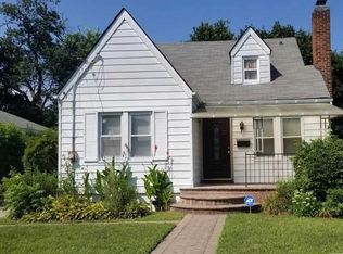 11 Brown Ave, Hempstead, NY 11550