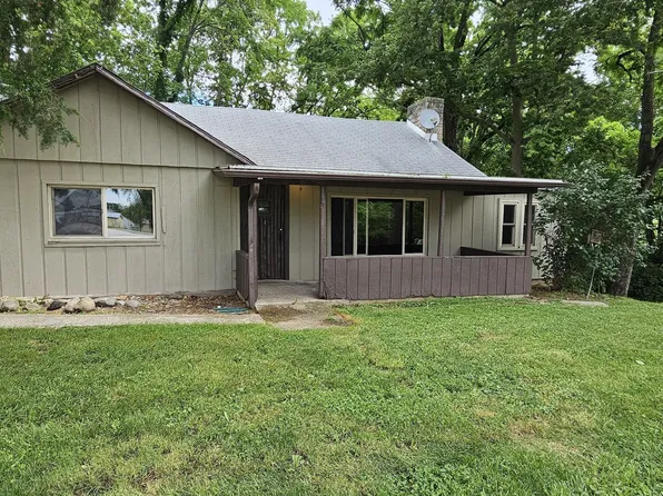 6 E Pearl St, North Salem, IN 46165
