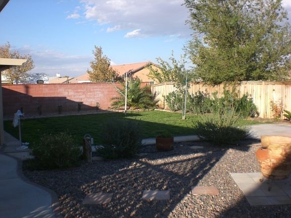 4th image of 15371 Ross Dr
