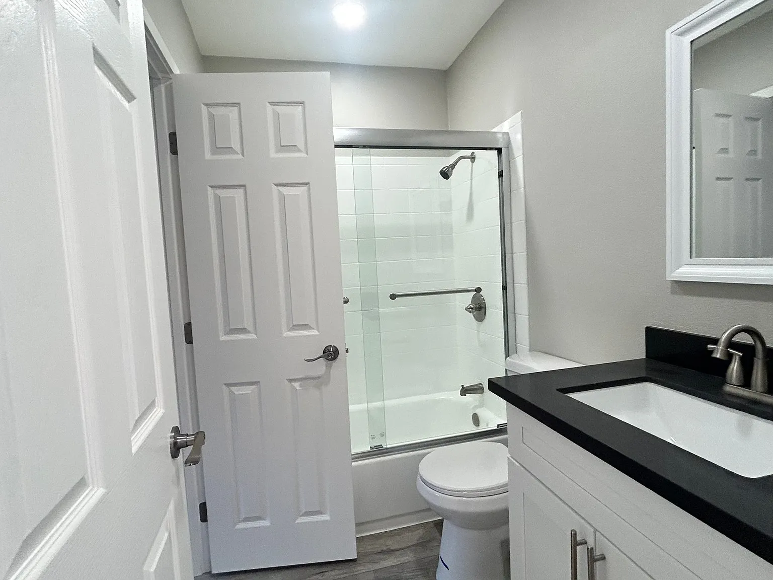 Palm View Apartments in Azusa — Photo 1