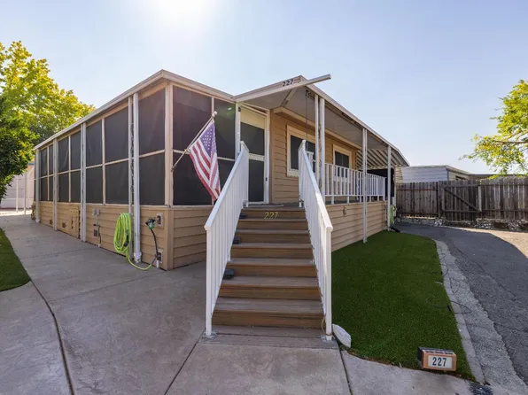 227 Bluebird Ln, Folsom, CA 95630