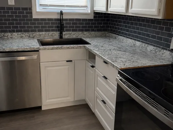 989 Mendon Rd #1, Cumberland, RI 02864