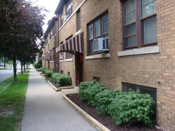 2nd image of 1300 Maryland St APT 1