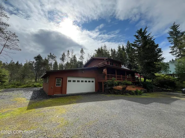 14 Calden Ln, Petersburg, AK 99833