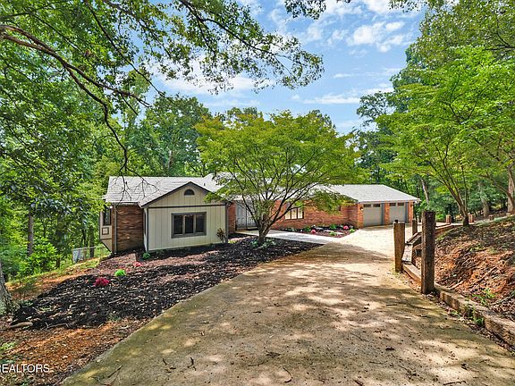 2nd image of 285 Timberline Dr