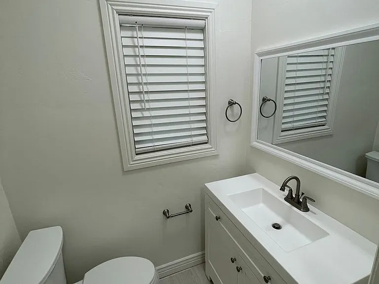 114 S 2250 W — Photo 12
