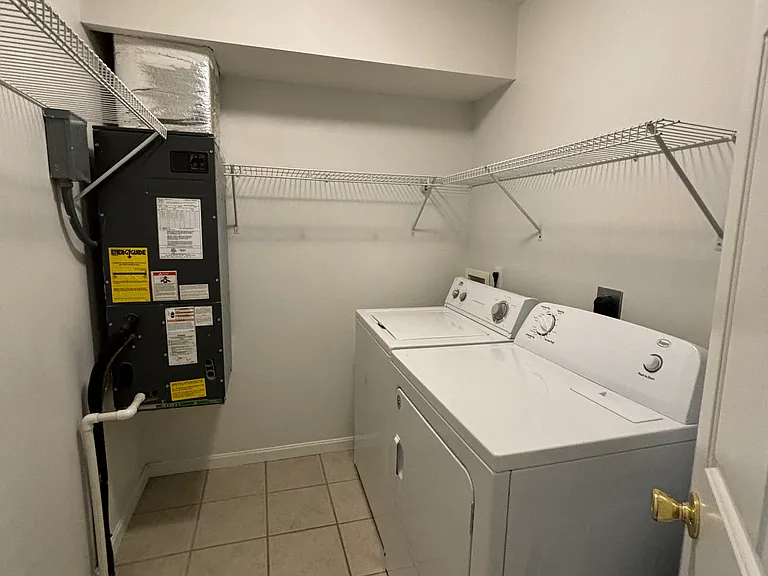 989 Bratton Br #7 — Photo 14