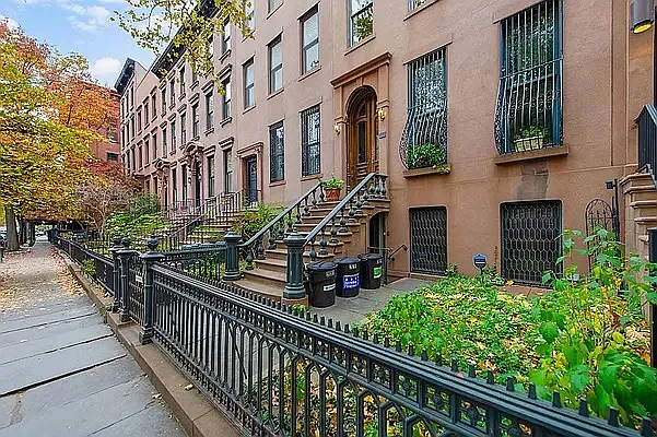 Rented by CG Realty | media 42