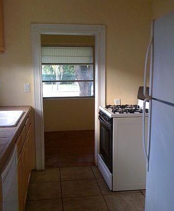3rd image of 527 N 21st