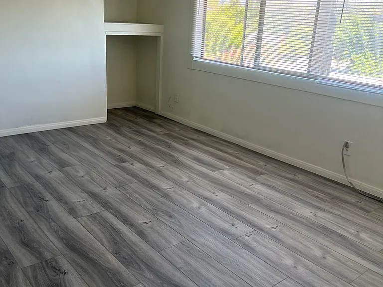 4520 Lowell Ave — Photo 2