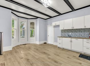 42 Vansittart Ave, Woodstock, ON N4S6E2