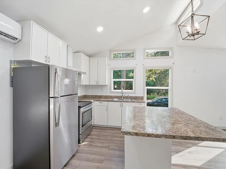 877 Yaupon Dr — Photo 12