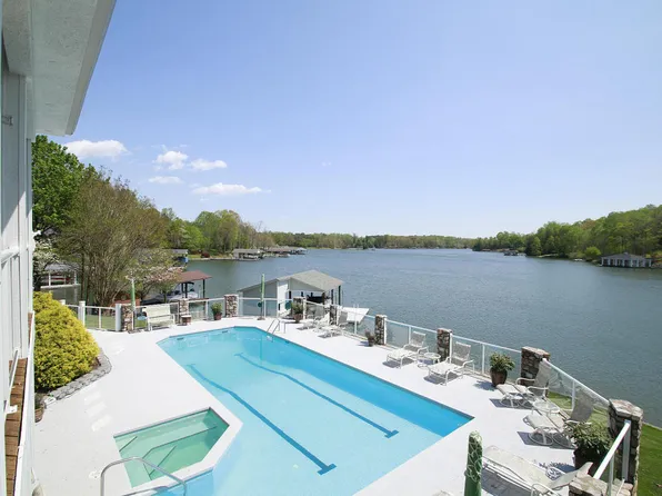 123 Windtree Pointe Dr, Moneta, VA 24121