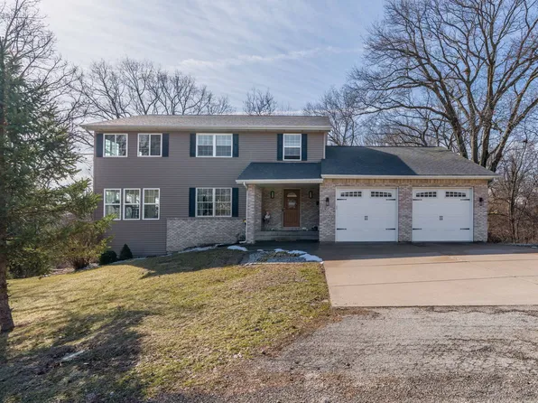 28147 217th St, Le Claire, IA 52753