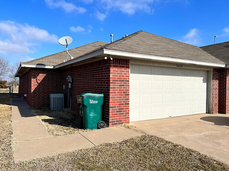 1411 Par Rd #B — Photo 1