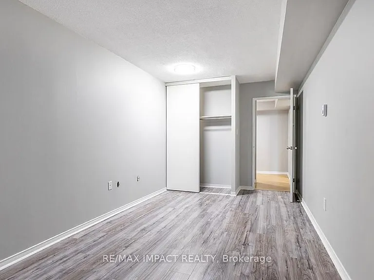 454 Centre St S #108 — Photo 10