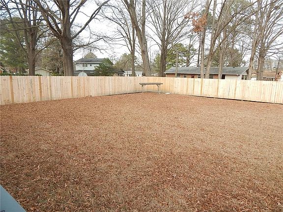 4th image of 4049 Weyanoke Dr