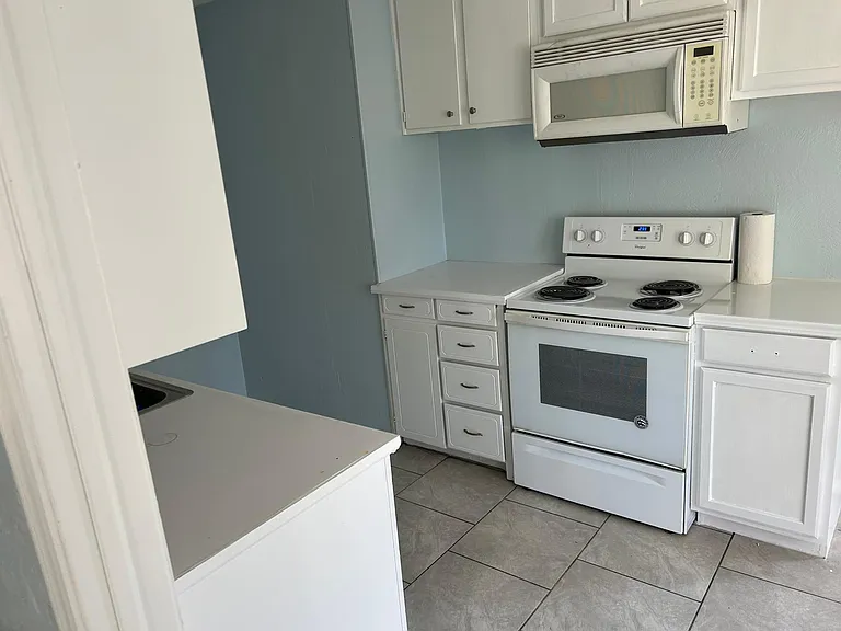 4205 SE 26th St — Photo 7