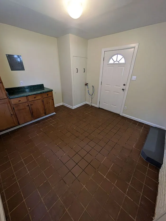 3 bed, 2.0 bath, 1400 sqft, $1,725 — Photo 4