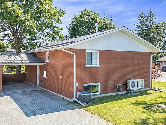 2nd image of 561 17th Ave