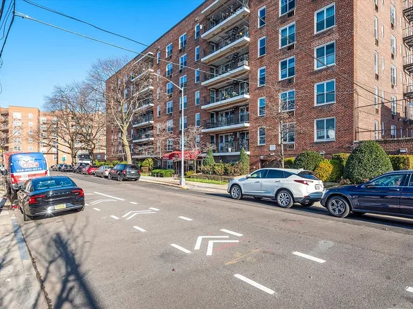 3443 60th St APT 4J, Flushing, NY 11377