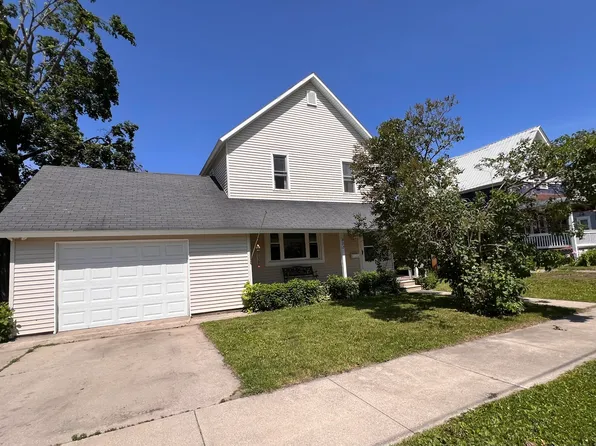 352 Young St, Cheboygan, MI 49721