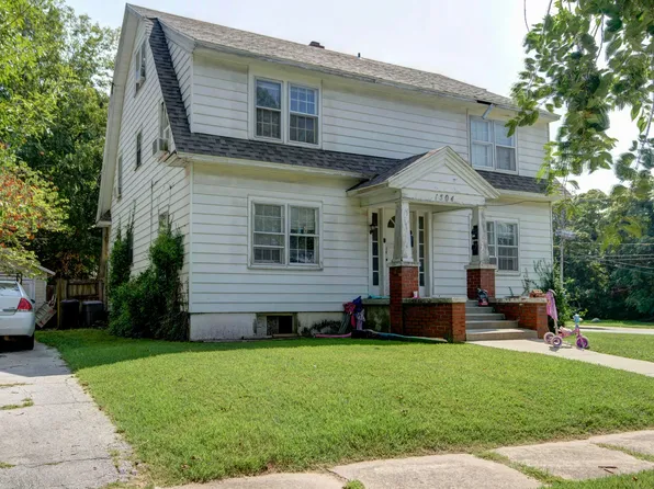 1504 N Summit Ave, Springfield, MO 65803