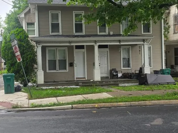 313-315 S Courtland St, East Stroudsburg, PA 18301