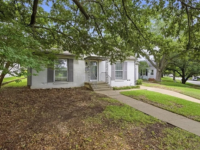 3101 Westcliff Rd W — Photo 3
