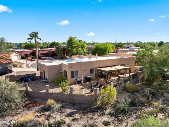 9401 E Sandy Whiskers Pl, Tucson, AZ 85710