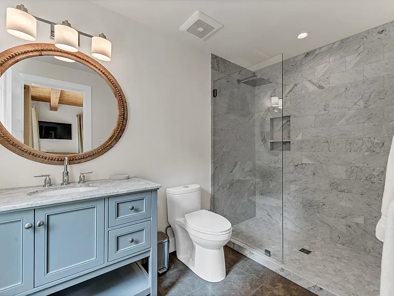 275 E Napa St — Photo 10