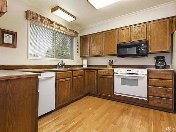 2nd image of 2416 136th St SE