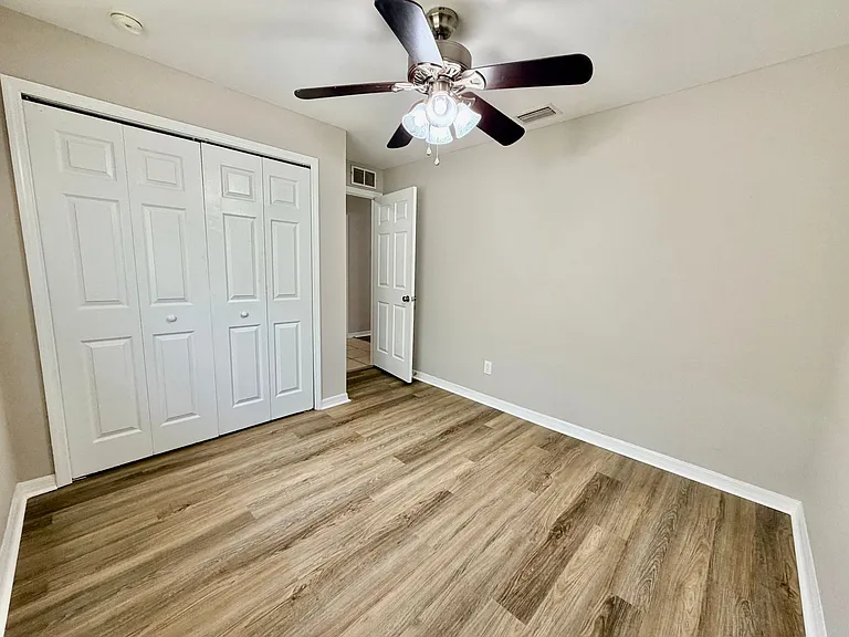 348 Bell Blvd S — Photo 3
