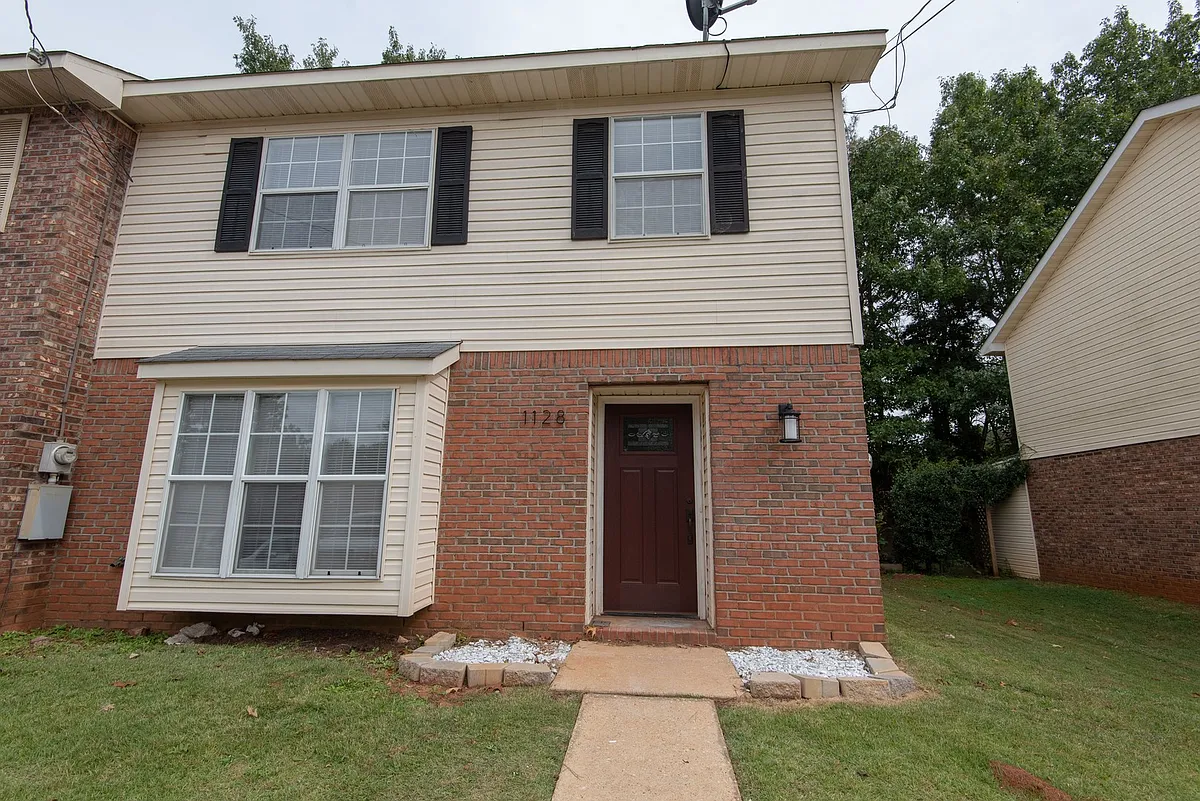 Building Photo - 1128 Chinook St