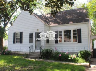5006 Hickman Rd, Des Moines, IA 50310