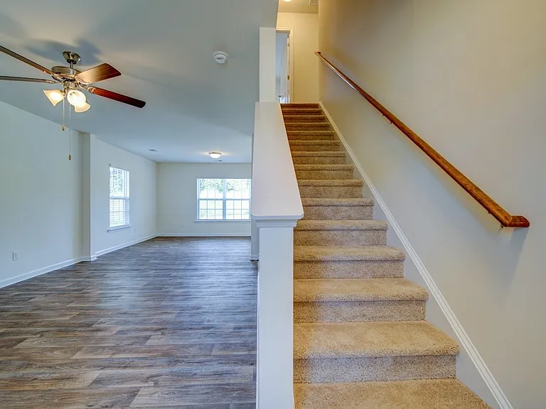 584 Craftsman Ln — Photo 4