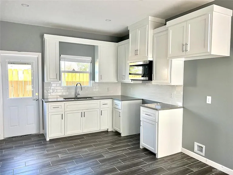 100 Lauryn Dr #3 — Photo 17