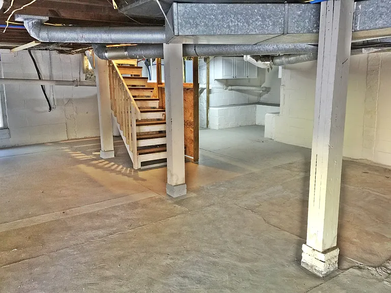 1417 Wales Ave — Photo 12